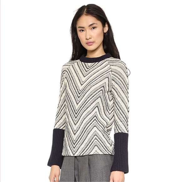 Tory Burch “Vivienne” Chevron pattern with solid black cuffs Size M - Picture 1 of 9